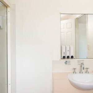 Superior Hotel Room - Bathroom