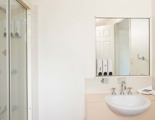 Superior Hotel Room - Bathroom